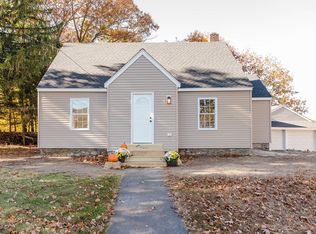 28 Thompson Rd, Webster, MA 01570