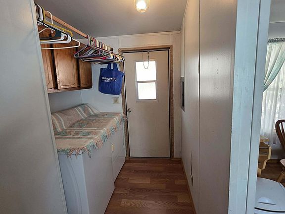 4th image of 536 E Silverwood Ln