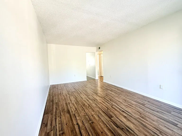 2207 S Carolina Ave — Photo 6