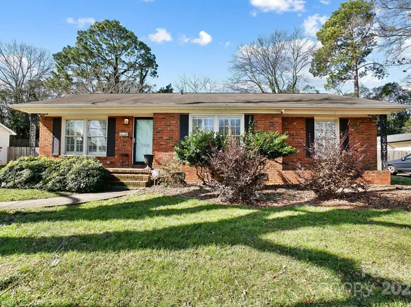 5908 Brookhaven Rd, Charlotte, NC 28210