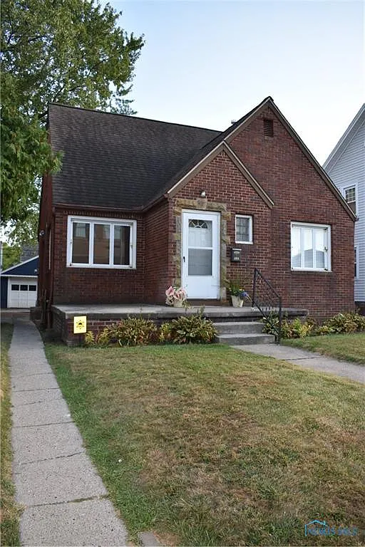 2411 W Sylvania Ave photo 1