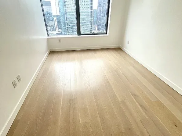 3 Court Square image 5 of 17