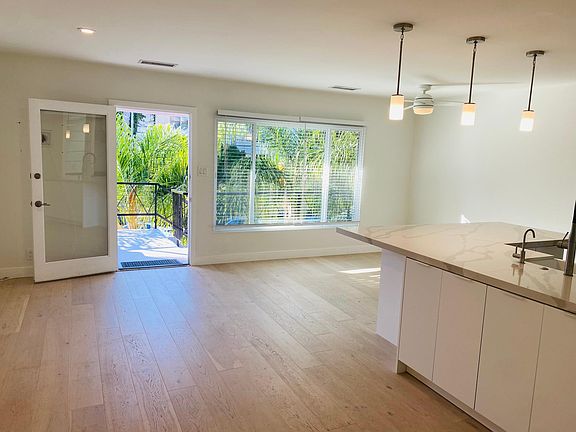5th image of 325 Idaho Ave #8