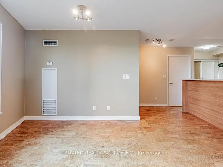 38 Lee Centre Dr #906 — Photo 9