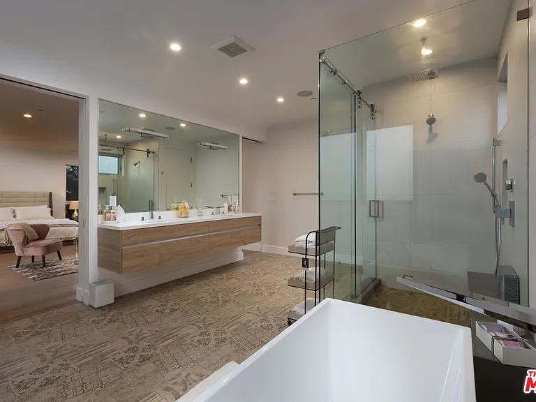 721 N Spaulding Ave — Photo 22