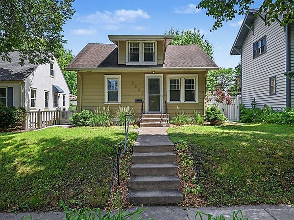 4th image of 2623 McKinley St NE
