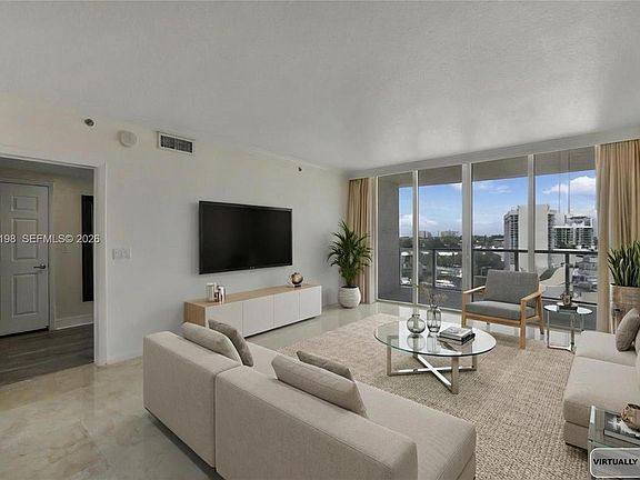 2nd image of 1819 SE 17th St APT 906