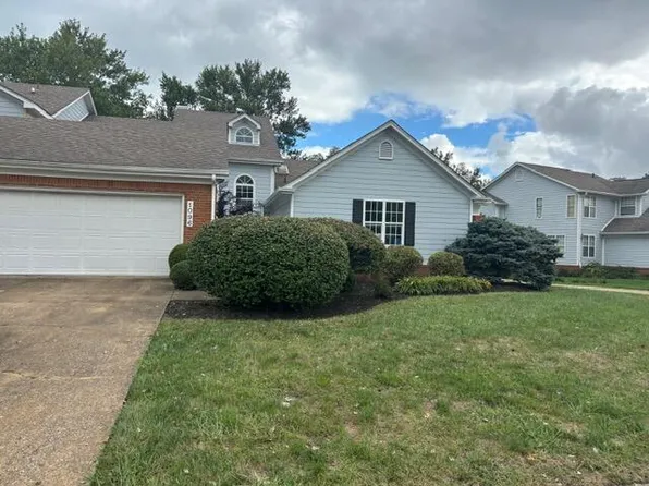 1096 Griffin Gate Dr, Lexington, KY 40511
