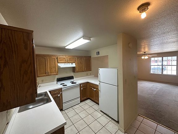 3rd image of 225 E L St APT 5