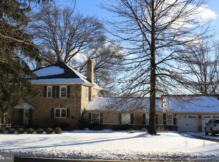 2725 Edgehill Rd, Huntingdon Valley, PA 19006