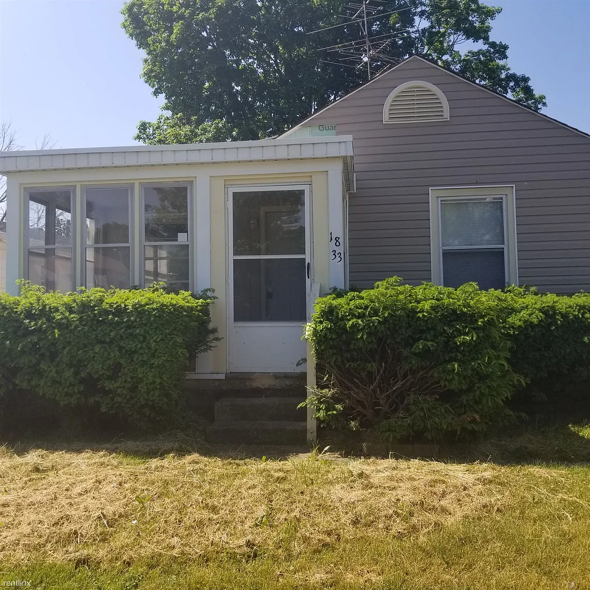1833 E Legrande Ave photo 1
