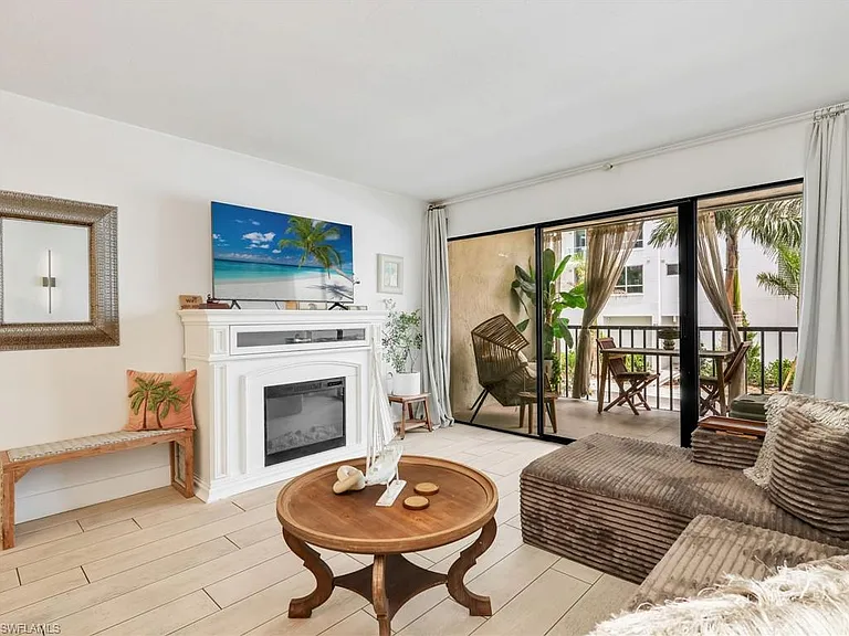 260 Southbay Dr #107 — Photo 9