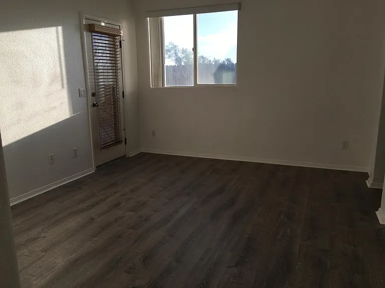 10453 Tamarisk Ave — Photo 4