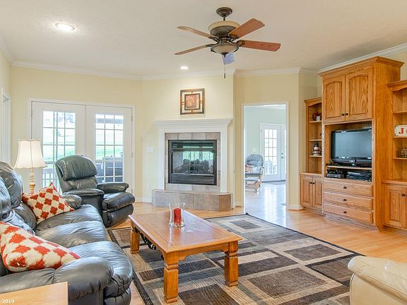 3rd image of 2060 Peakland Way