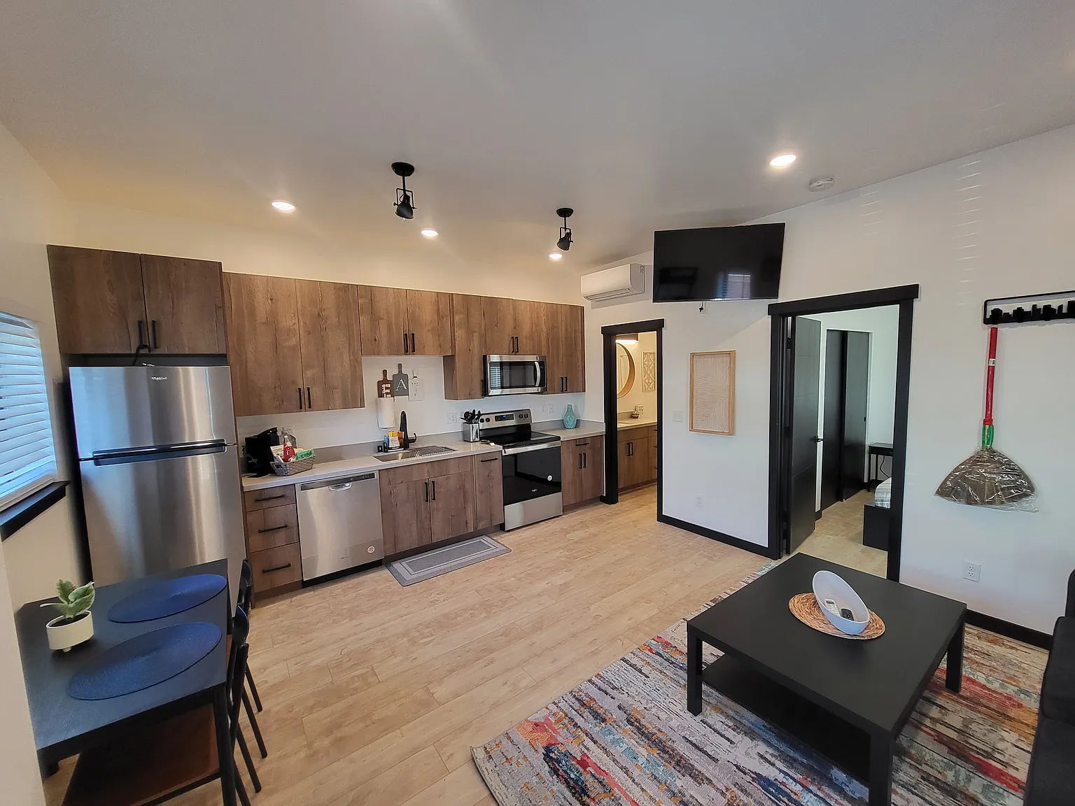2518 Fawcett Ave — Photo 3