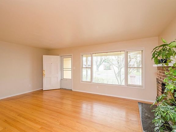 5th image of 3917 Las Pasas Way