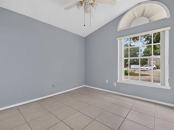 5th image of 5808 Red Cedar Ln
