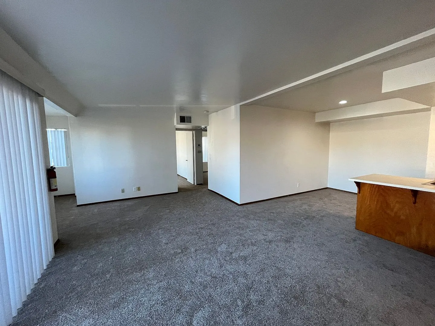 Looking for a conveniently located, well-equipped rental? Look no further! This spacious 2-bedroo... — Photo 3