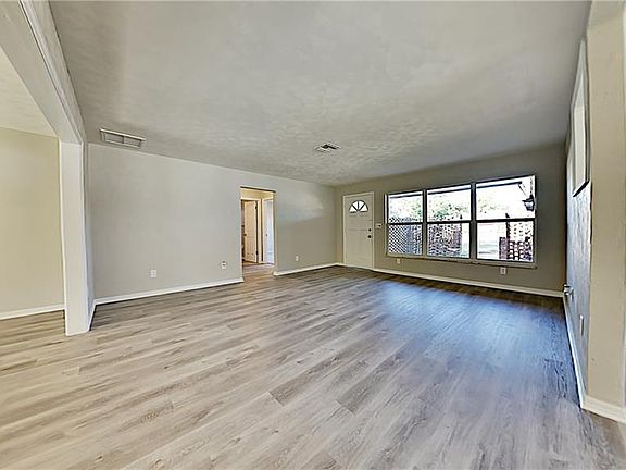 5th image of 1631 N Normandy Blvd