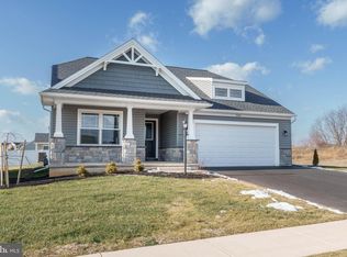 806 Greenwich Ln, Shippensburg, PA 17257