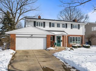 129 S Lancaster St, Mount Prospect, IL 60056
