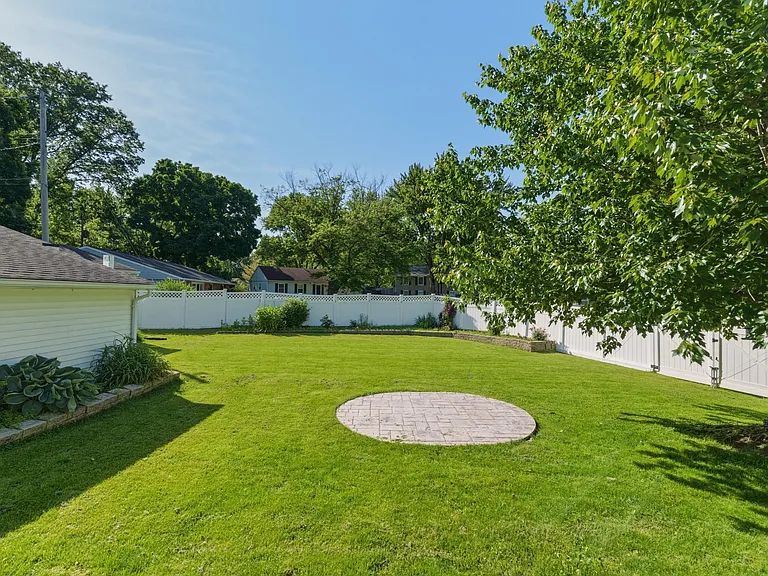 291 Hawthorne Rd — Photo 8