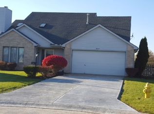 9619 Woodsmill Run, Fort Wayne, IN 46835