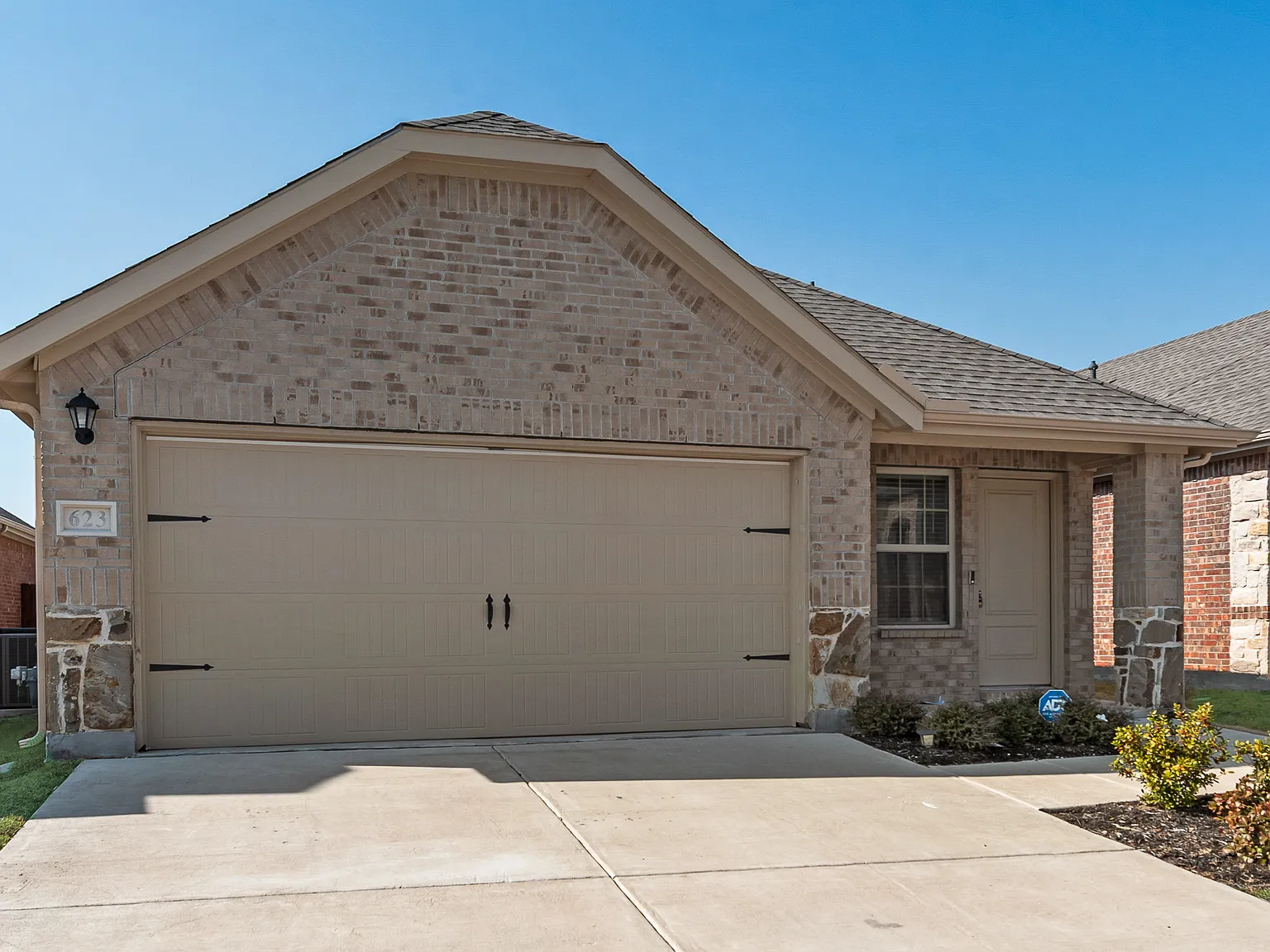 3 bed, 1602 sqft, $2,000 — Photo 4