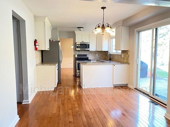 4th image of 8490 Westchester Ln