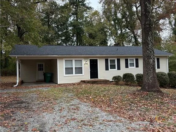 2716 Allen Jay Rd, High Point, NC 27263