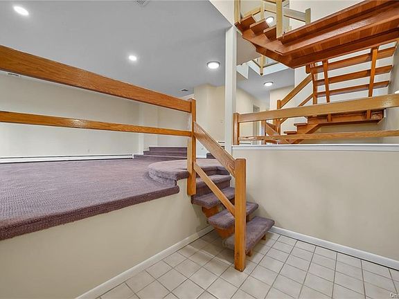 4th image of 6 Arapaho Ct