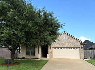 228 Passendale Ln, College Station, TX 77845