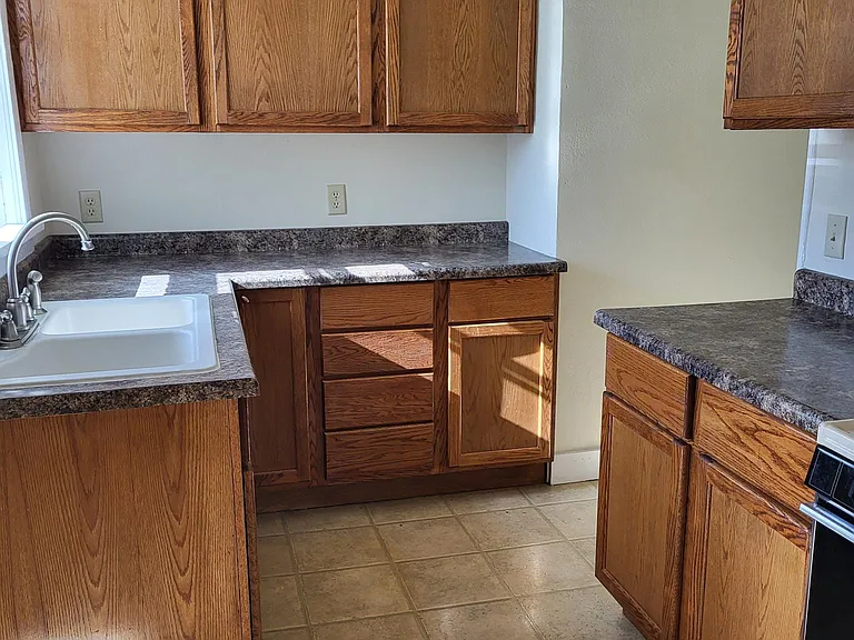 1011 Haines Ave — Photo 5