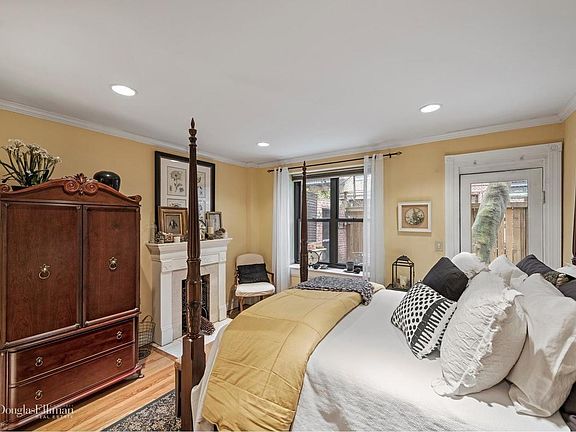 4th image of 434 E 58th St APT 1C