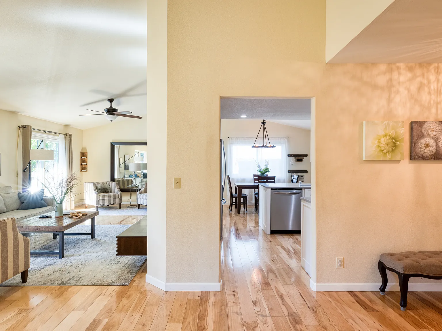 2310 S Hampton Cir — Photo 3