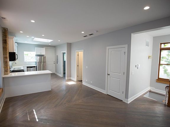 4th image of 1342 N Cleveland Ave #1