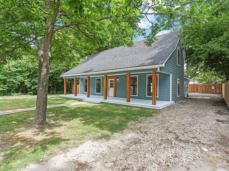 Front of house and driveway