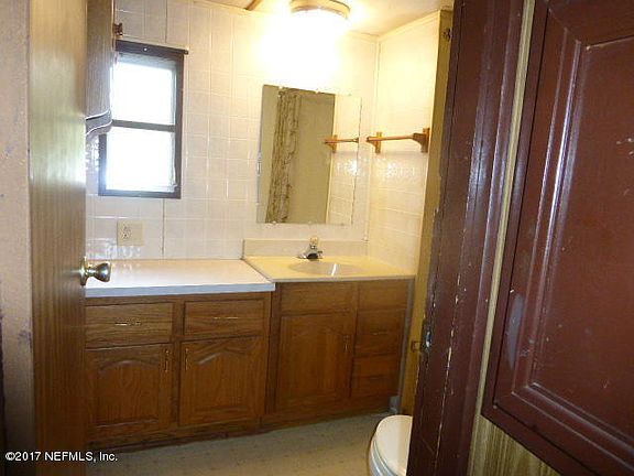 4th image of 487 Parkridge Ave #A