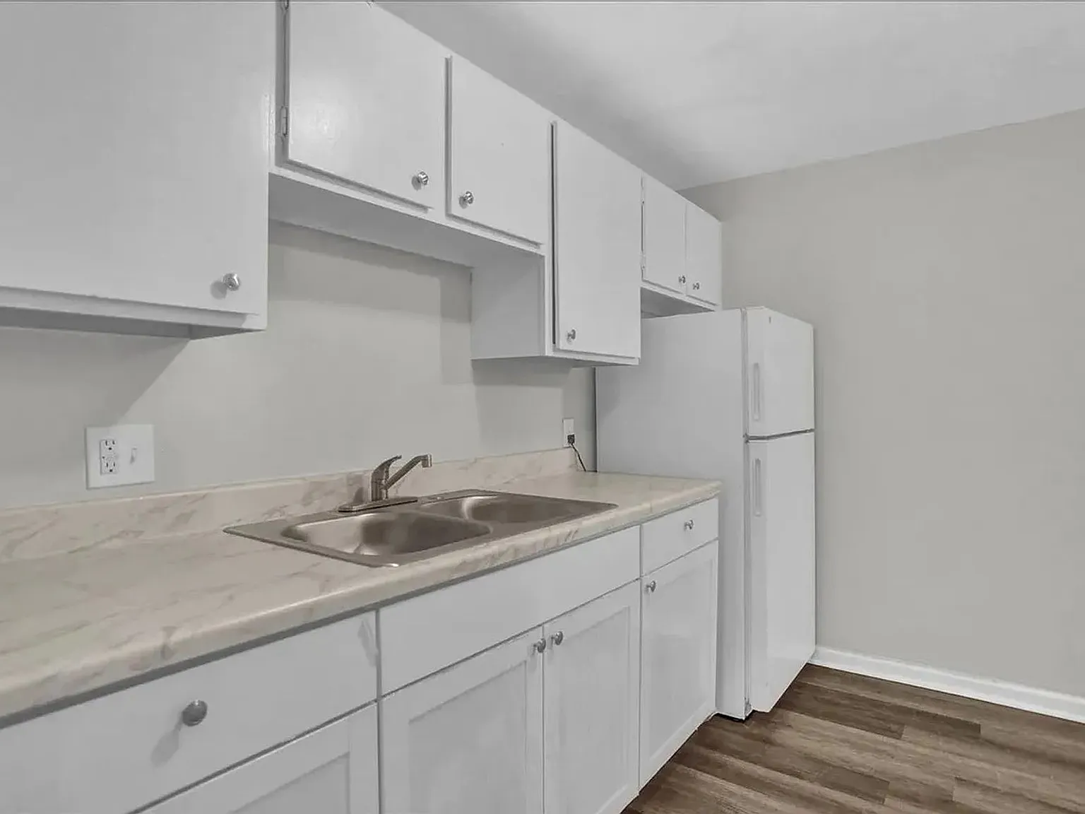 Welcome Home to Moline Apartments in Aurora! — Photo 4