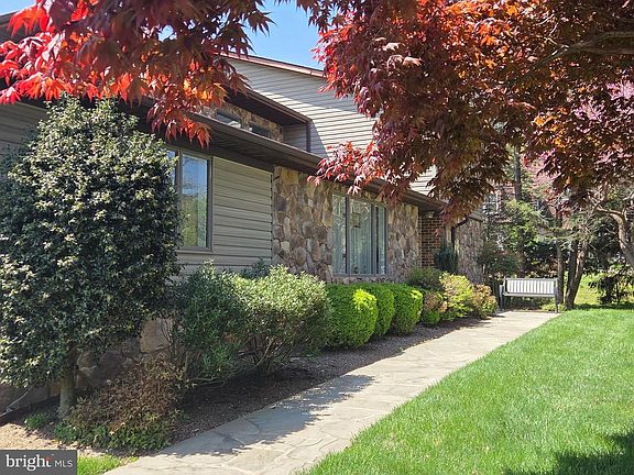 2nd image of 13164 Holly Loch Ln