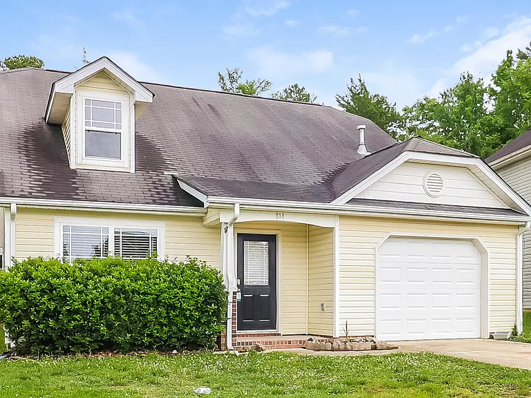 814 Oakshire Cir — Photo 4