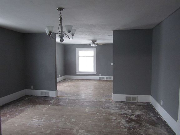4th image of 405 S Smith Ave