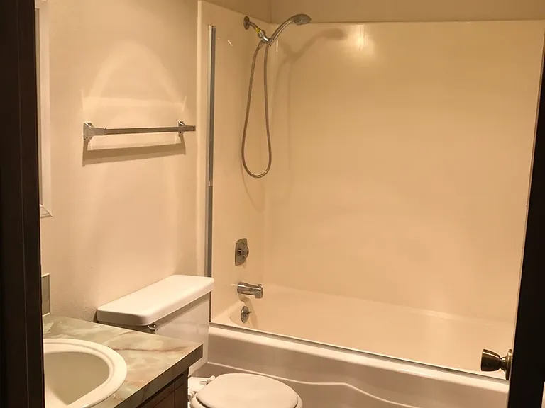 5437 - 5439 Nicole Ct SE — Photo 11