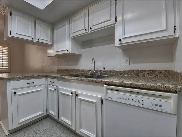 7113 Orizaba Ave — Photo 17