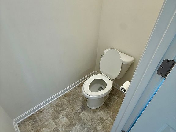 4th image of 111 Clydesdale Ln