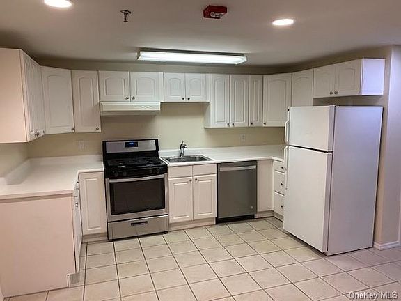 2nd image of 51 Davis Ave APT 3A
