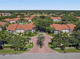 102 Tuscana Ct, Naples, FL