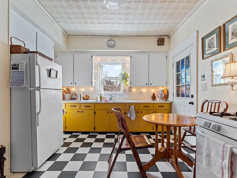 61 Lincoln Ave #1 — Photo 4
