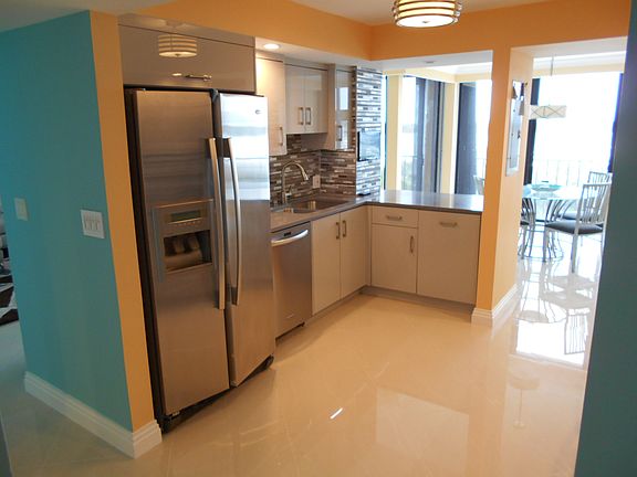 3rd image of 122 Lakeshore Dr #5330