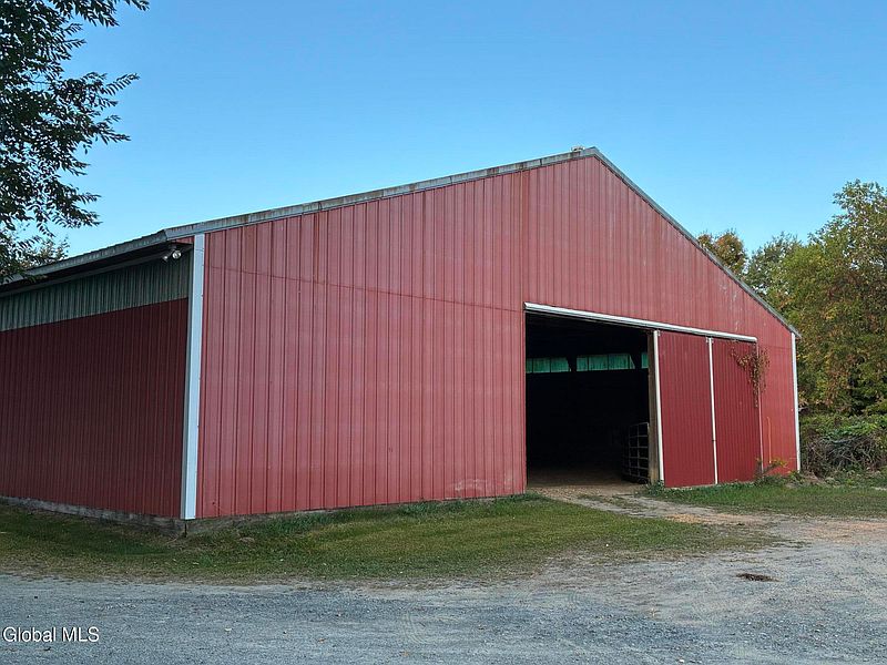 4th image of 120 Weatherwax Road